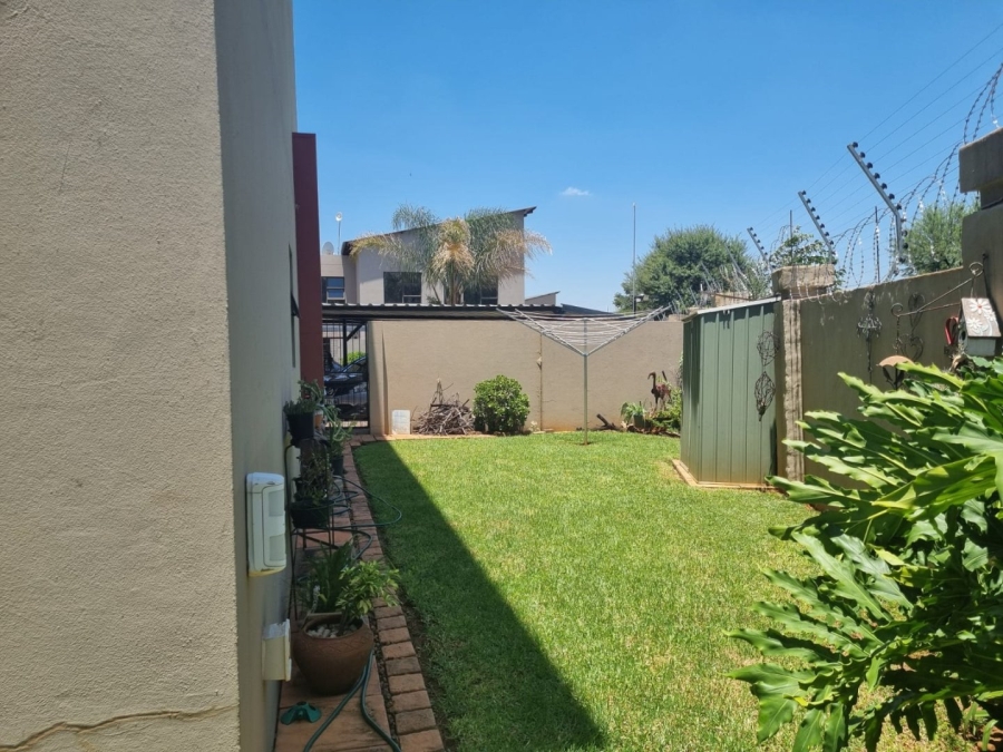 3 Bedroom Property for Sale in Gateway Manor North West